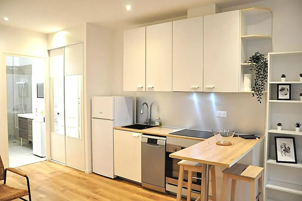 Votre Pied-A-Terre Ideal A Montmartre ! باريس 0*,