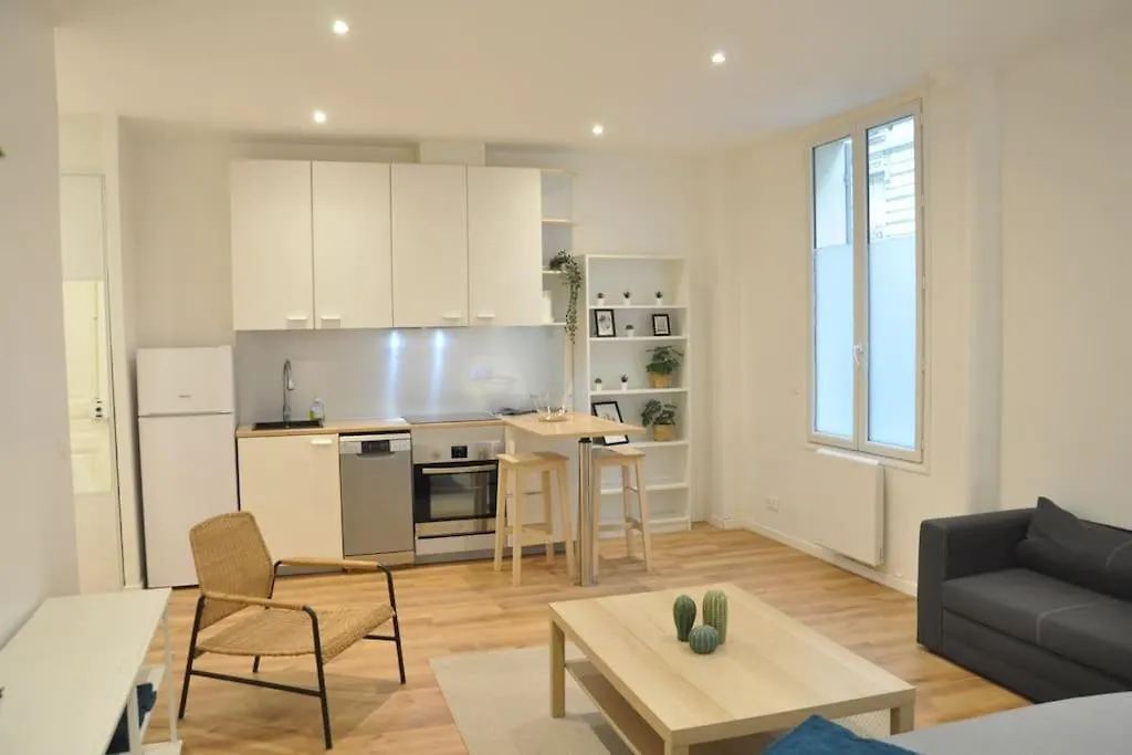 Votre Pied-A-Terre Ideal A Montmartre ! 巴黎 公寓